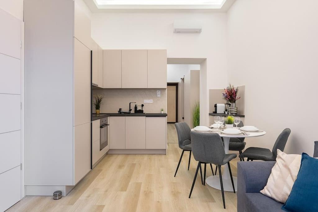 Deluxe Retreat - Free Parking Lejlighed Budapest