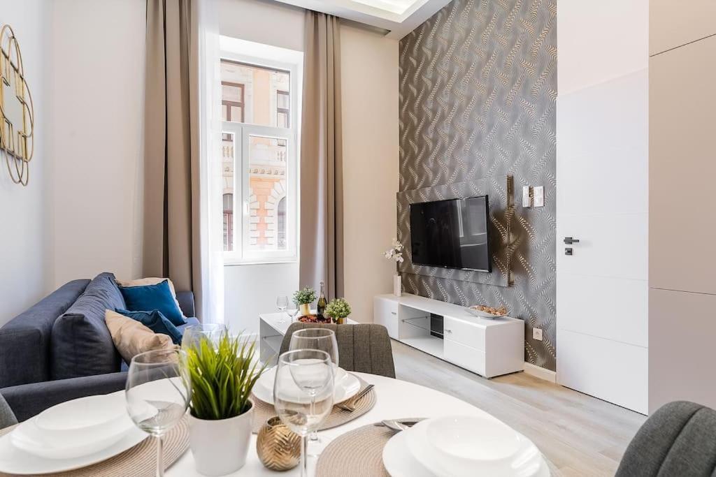 Deluxe Retreat - Free Parking Apartmán